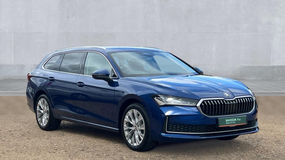 Main listing image - Skoda Superb Estate