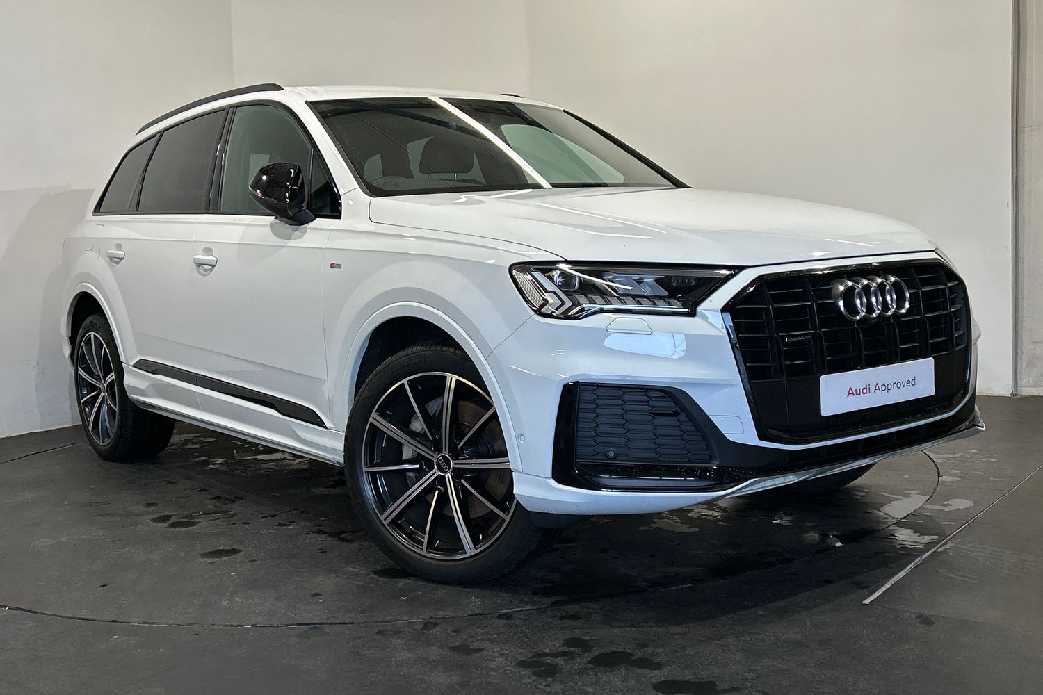 Main listing image - Audi Q7