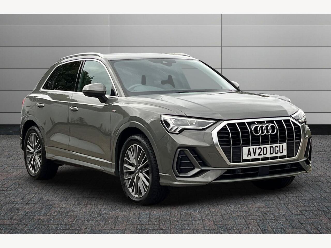 Main listing image - Audi Q3