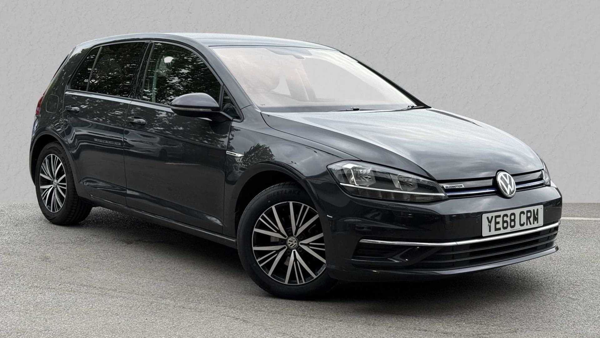 Main listing image - Volkswagen Golf