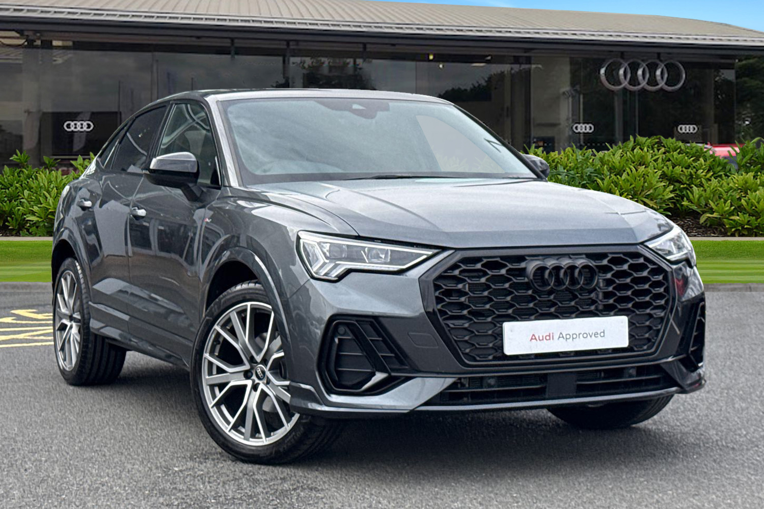 Main listing image - Audi Q3