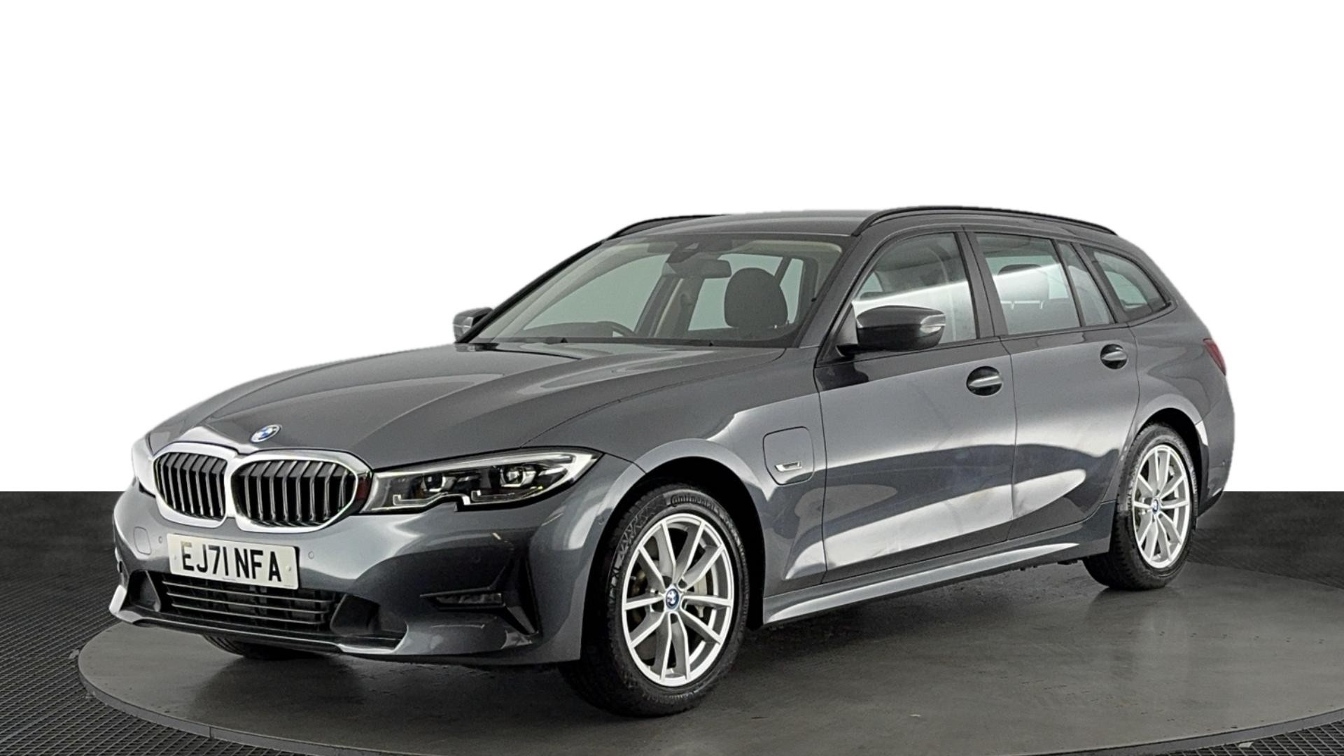 Main listing image - BMW 3 Series Touring