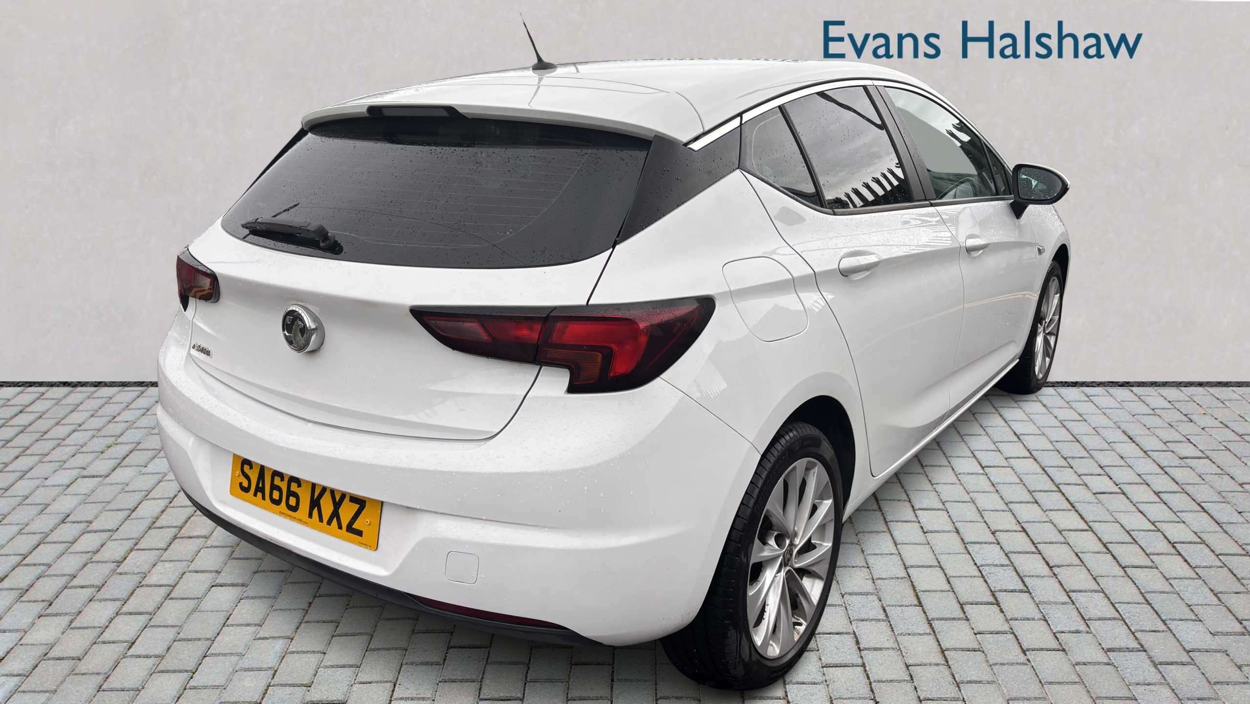 Main listing image - Vauxhall Astra