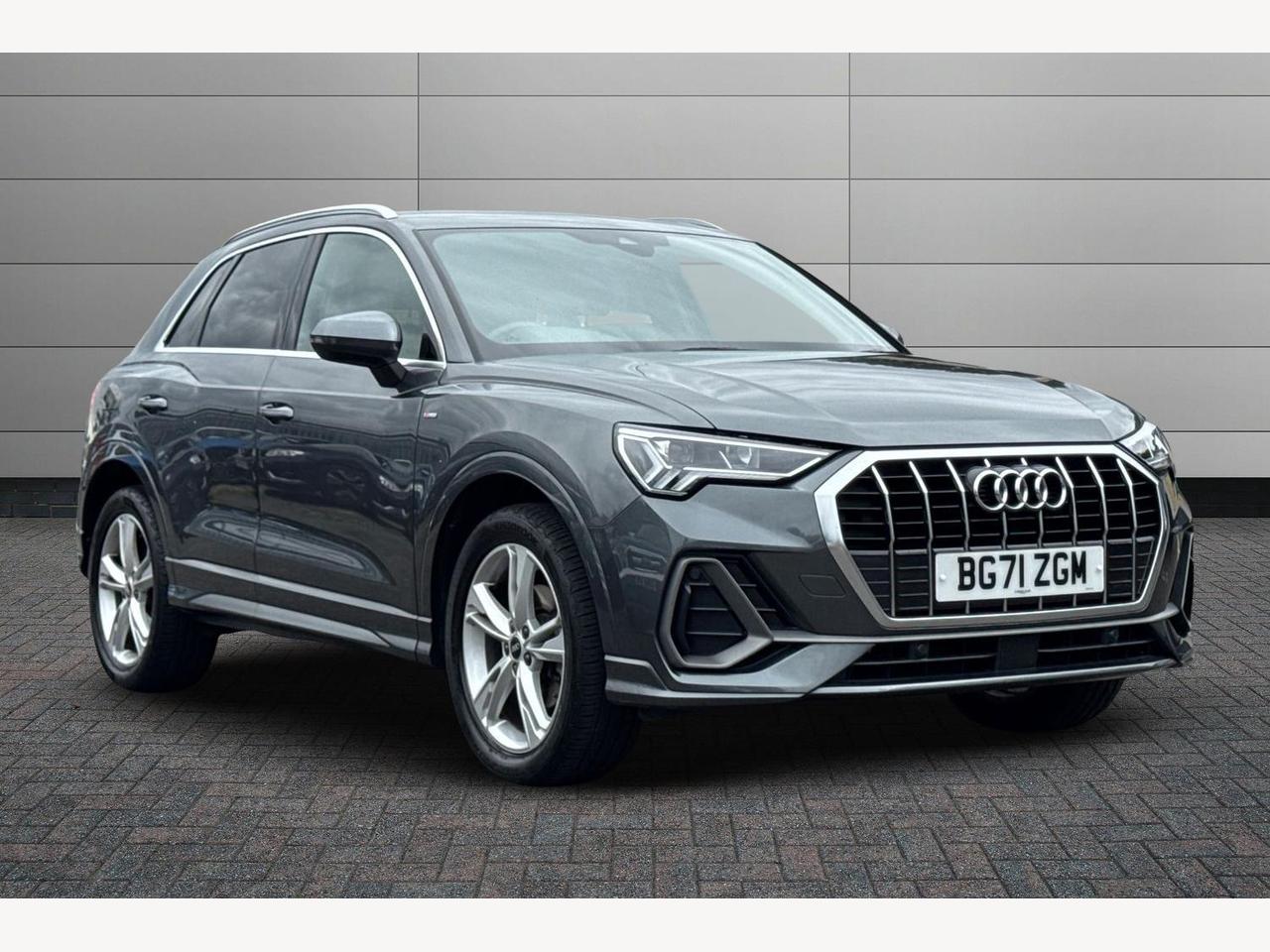 Main listing image - Audi Q3