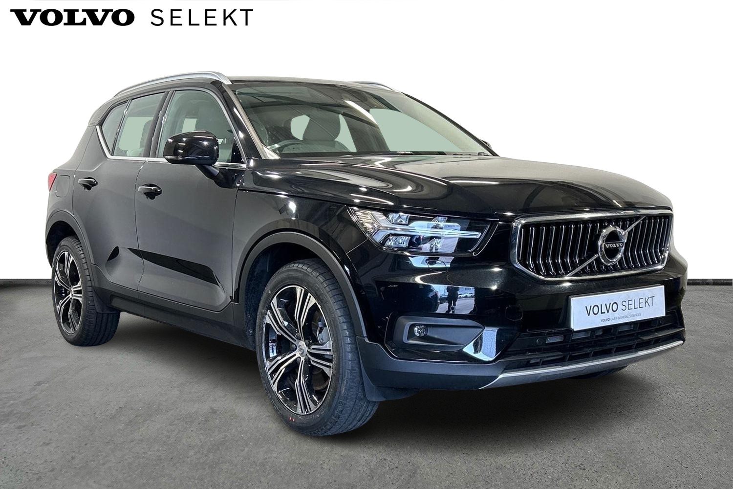 Main listing image - Volvo XC40 Recharge