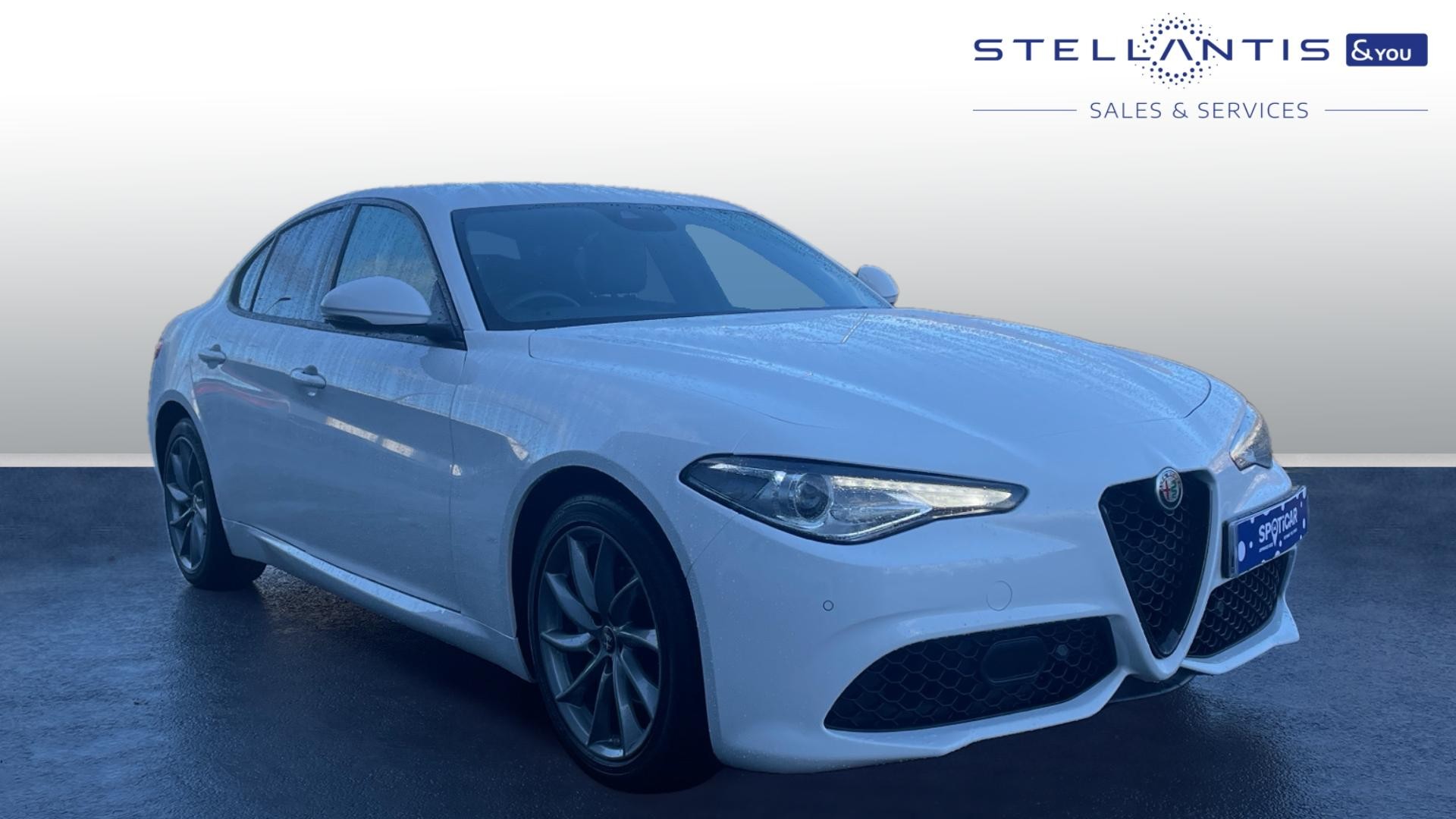 Main listing image - Alfa Romeo Giulia