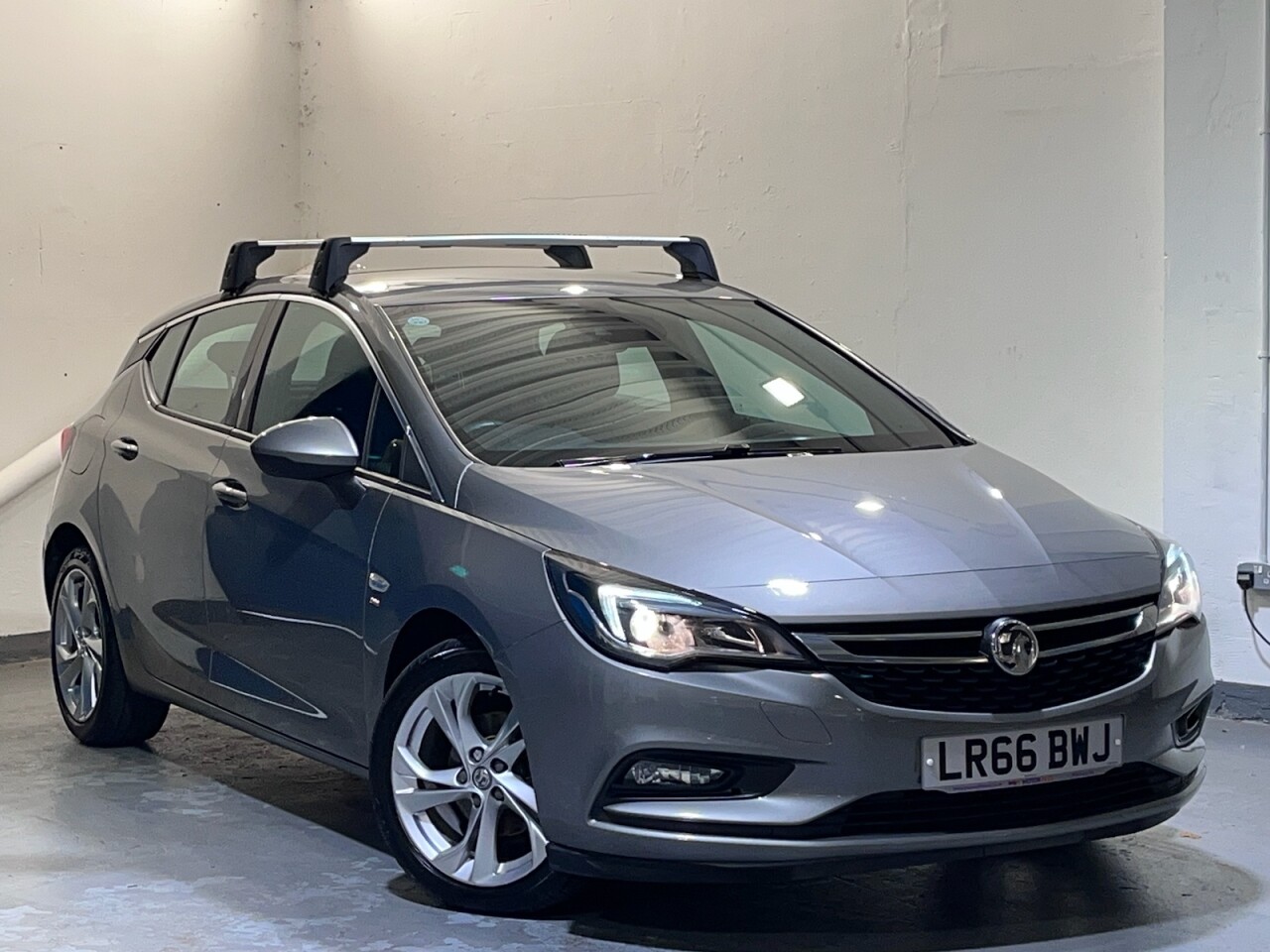 Main listing image - Vauxhall Astra