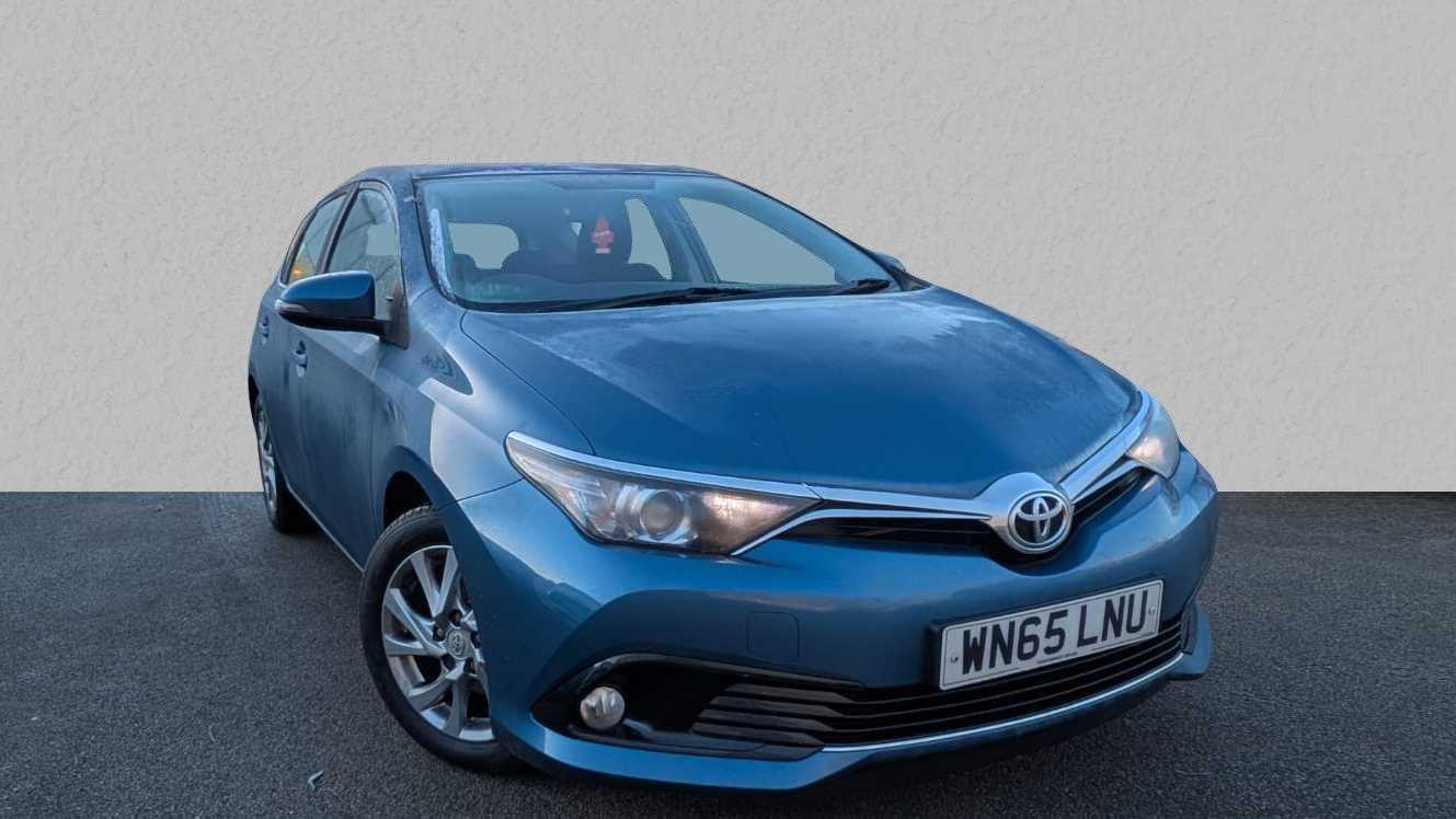 Main listing image - Toyota Auris