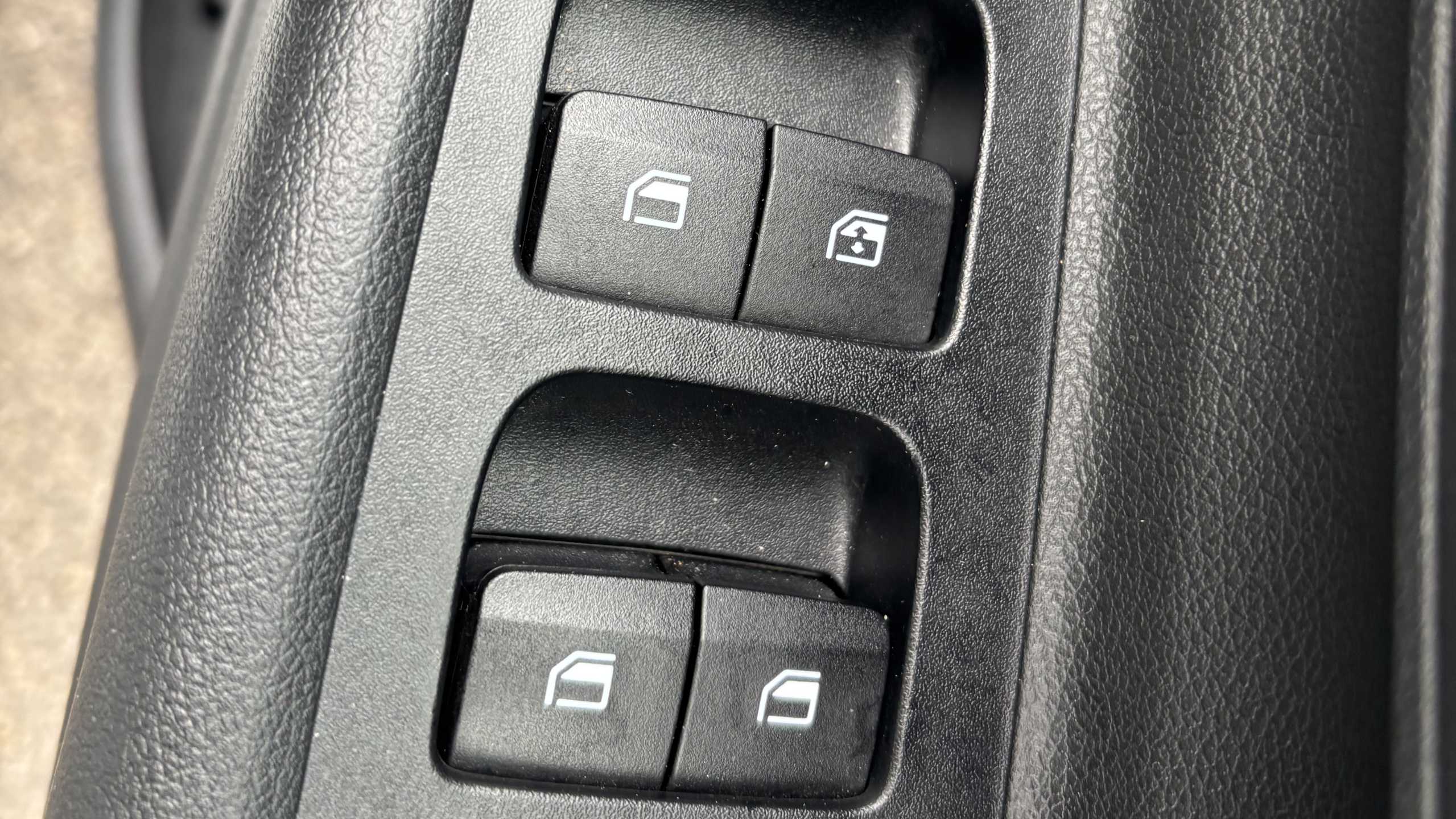 Main listing image - Hyundai i20