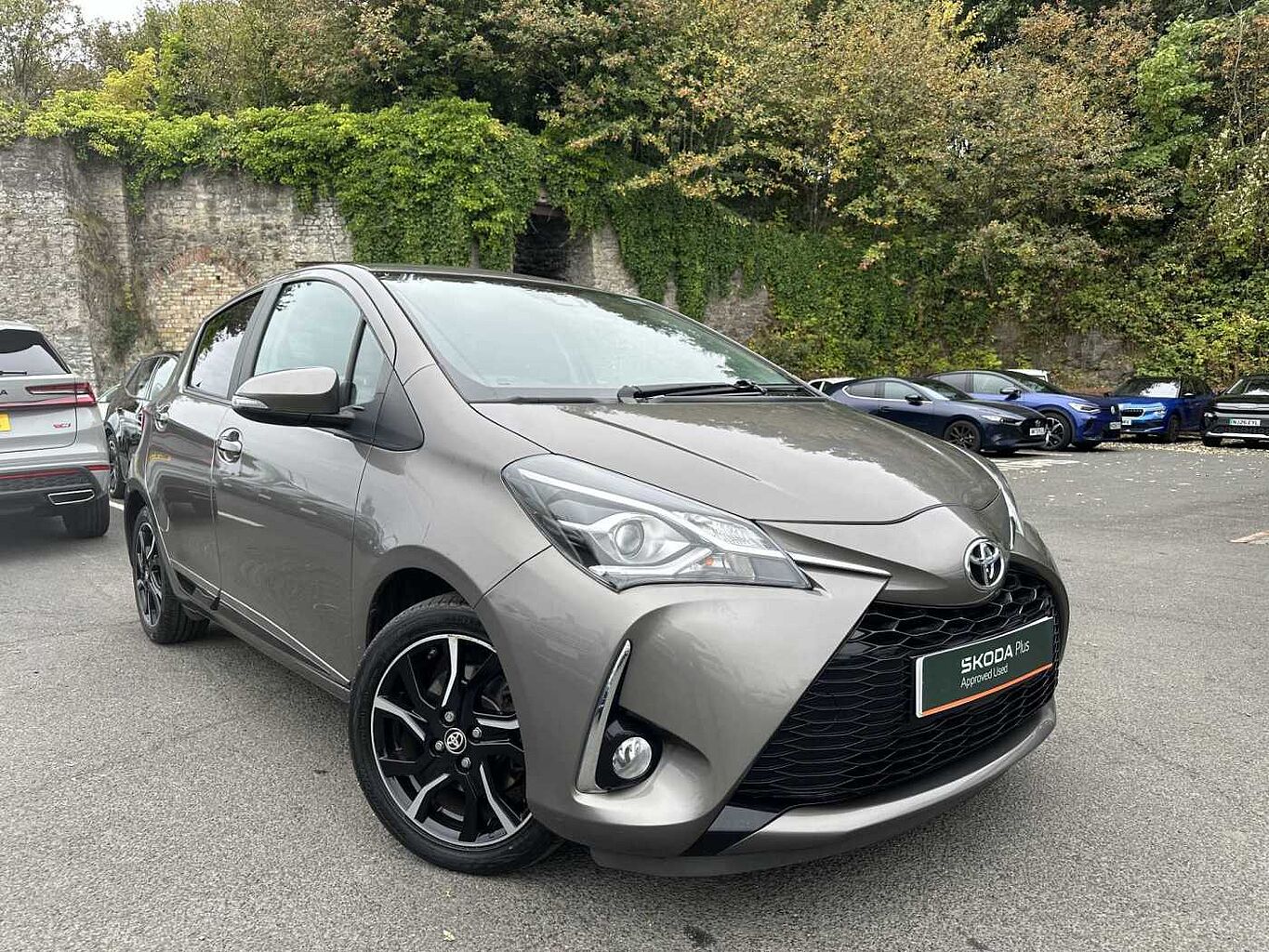 Main listing image - Toyota Yaris