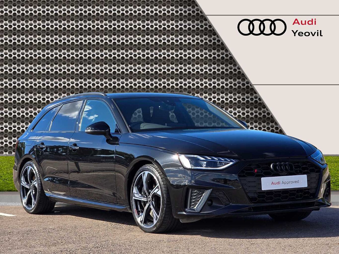 Main listing image - Audi S4