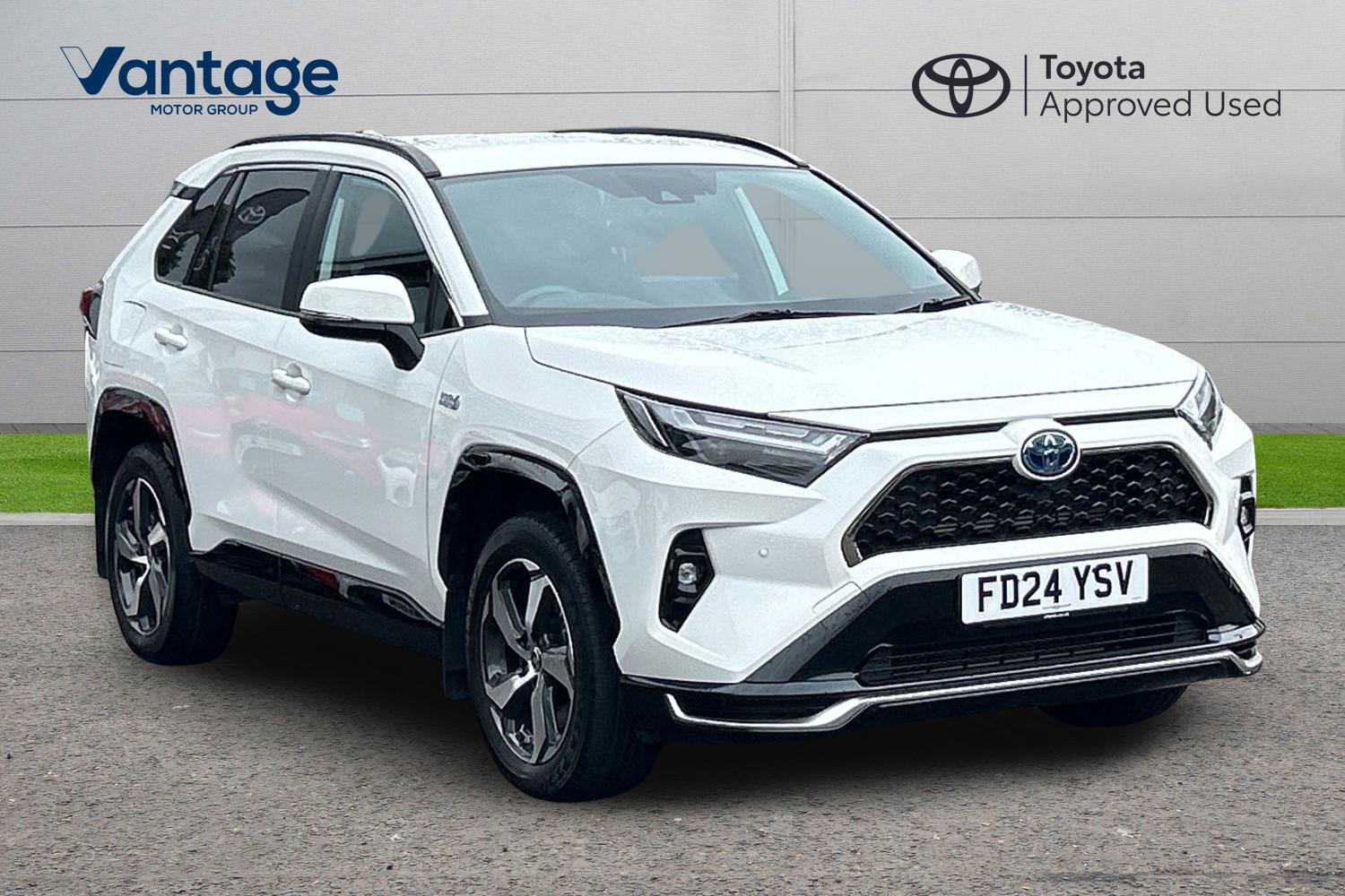 Main listing image - Toyota RAV4
