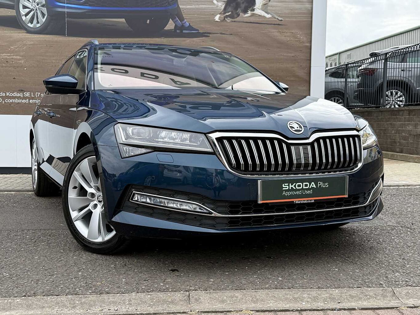 Main listing image - Skoda Superb