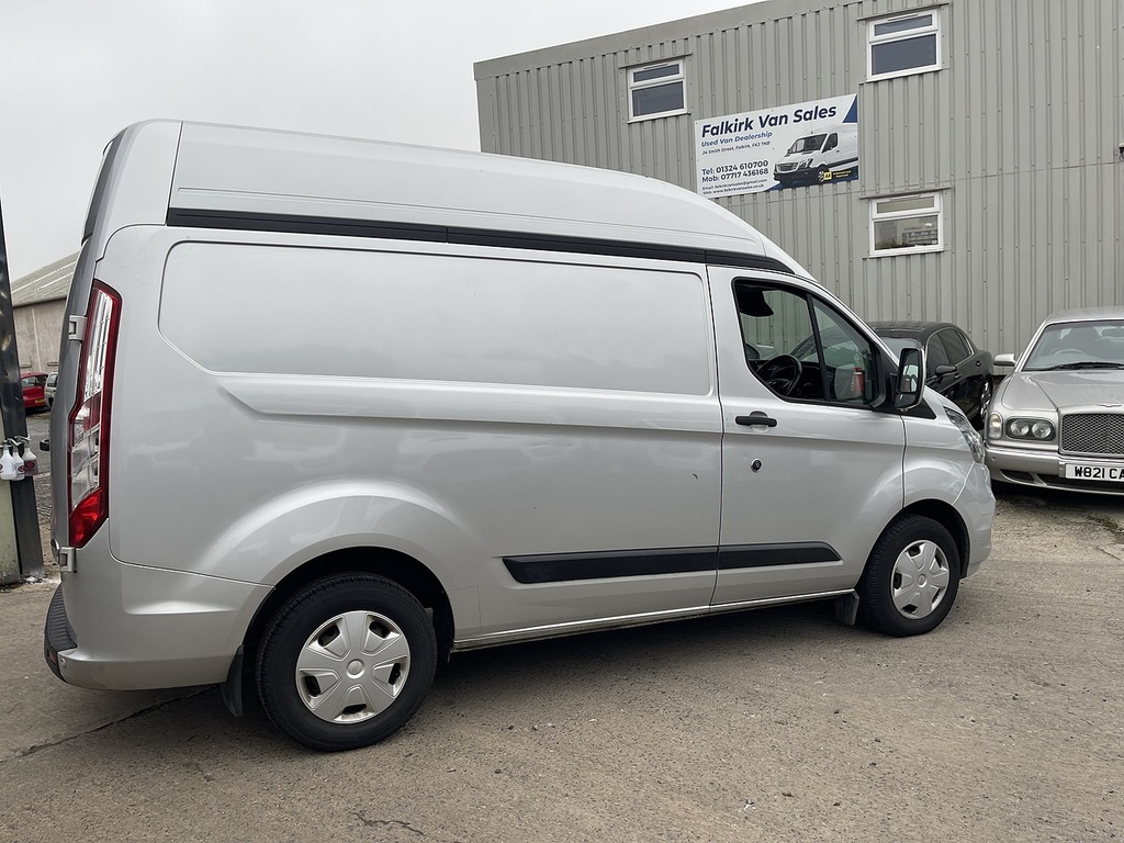 Main listing image - Ford Transit Custom