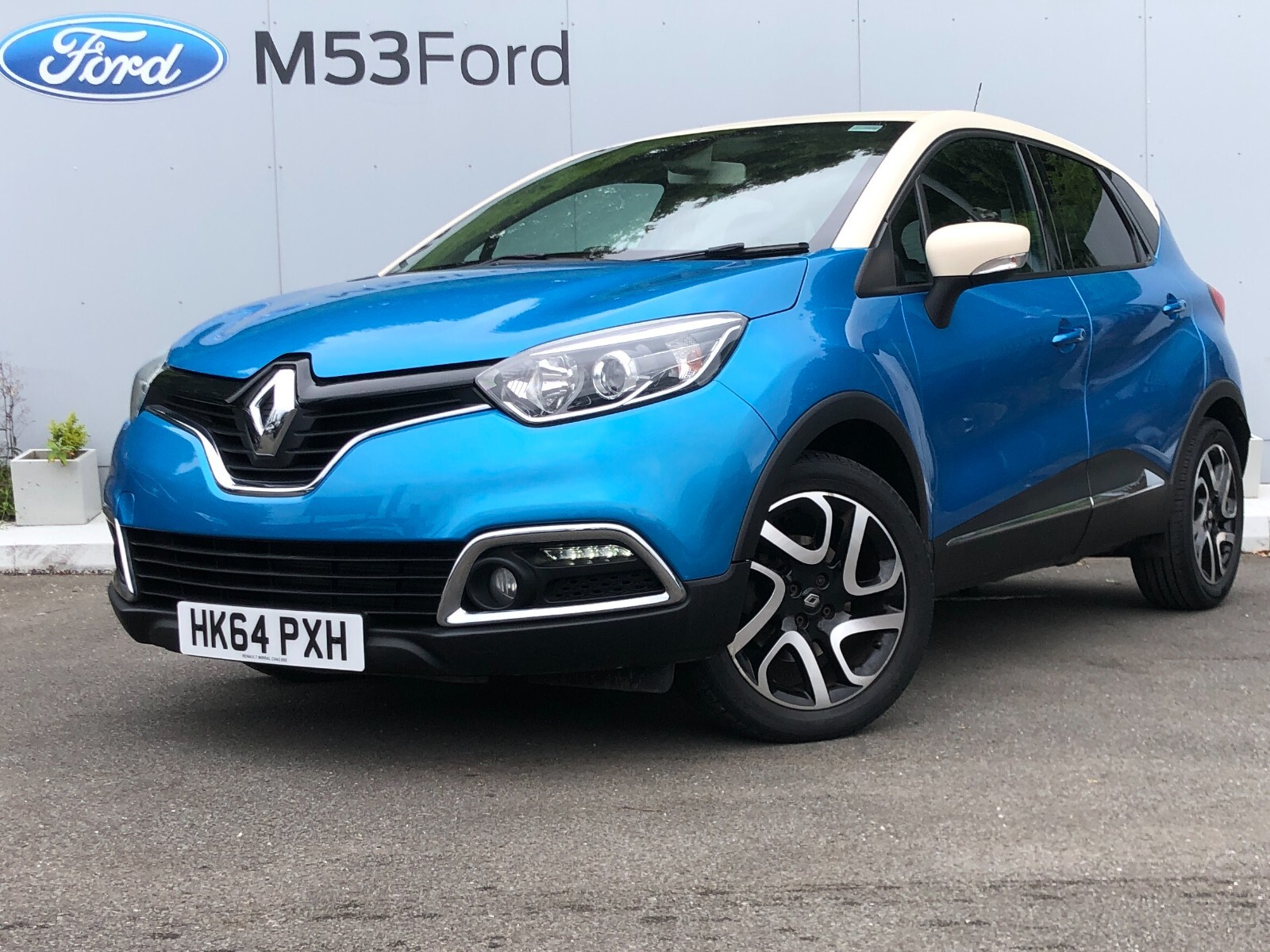 Main listing image - Renault Captur