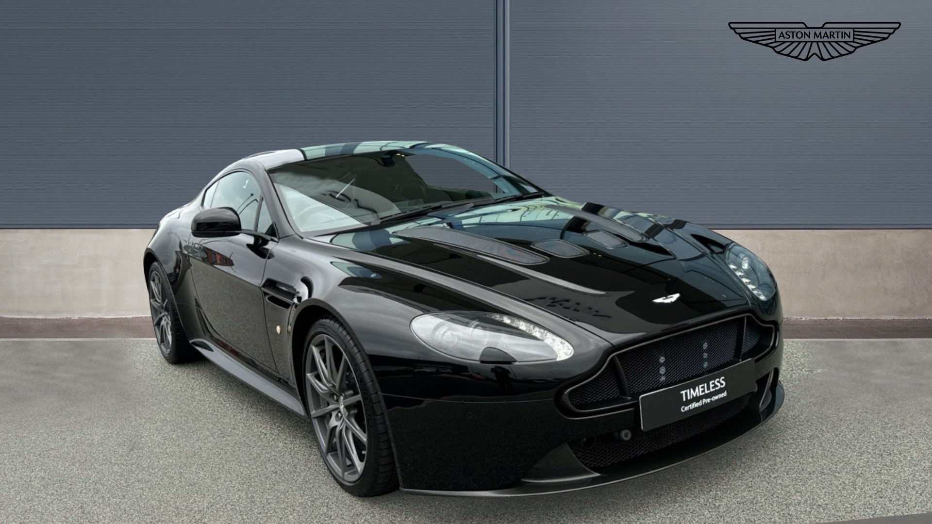 Main listing image - Aston Martin Vantage