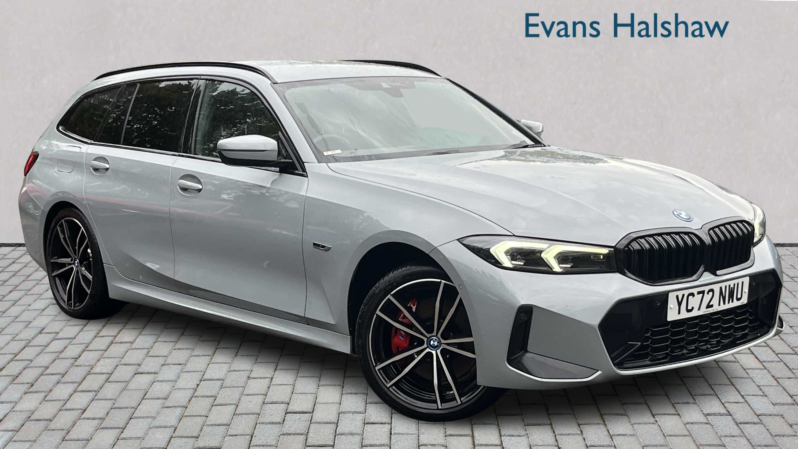 Main listing image - BMW 3 Series Touring