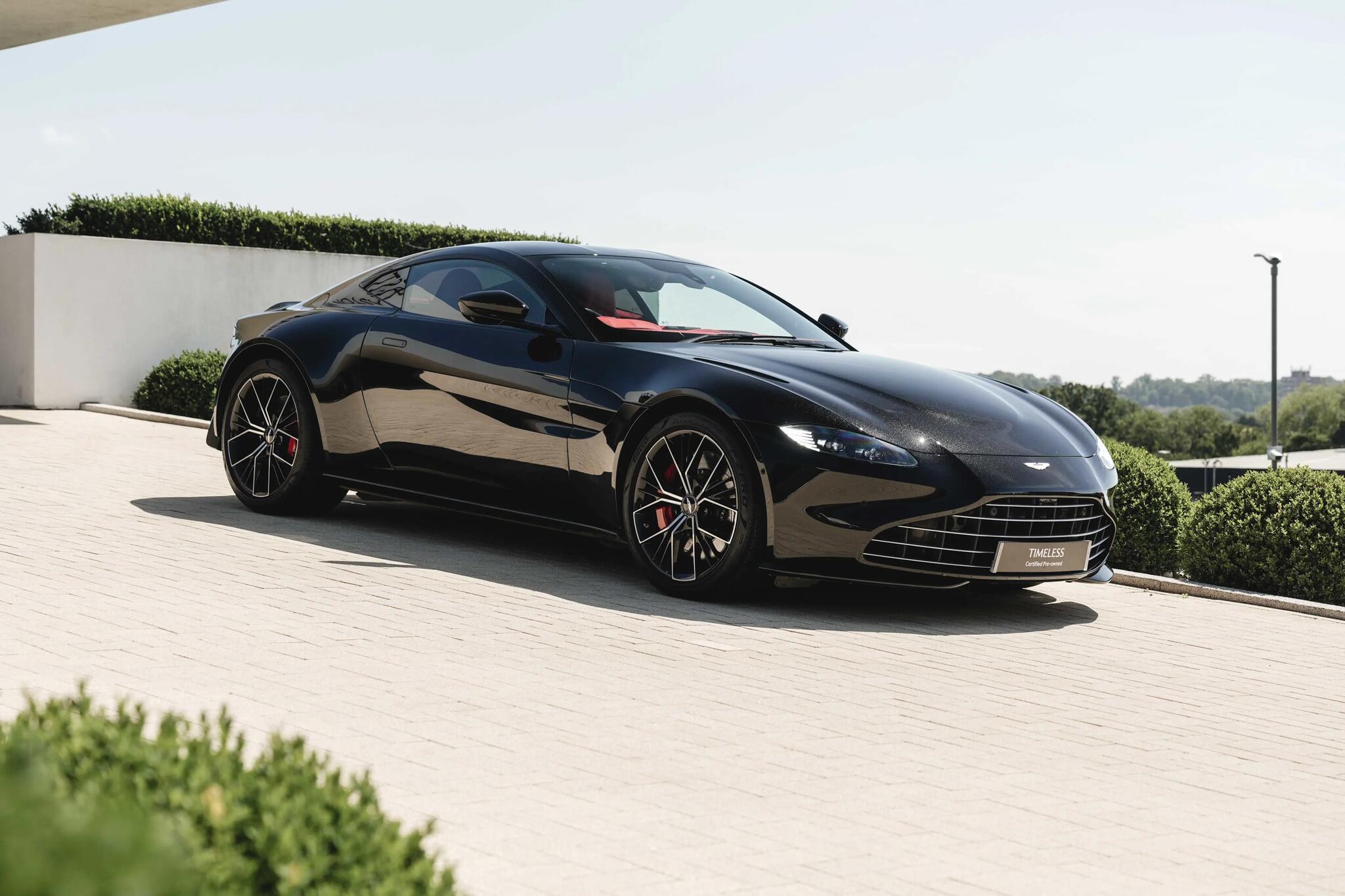 Main listing image - Aston Martin Vantage
