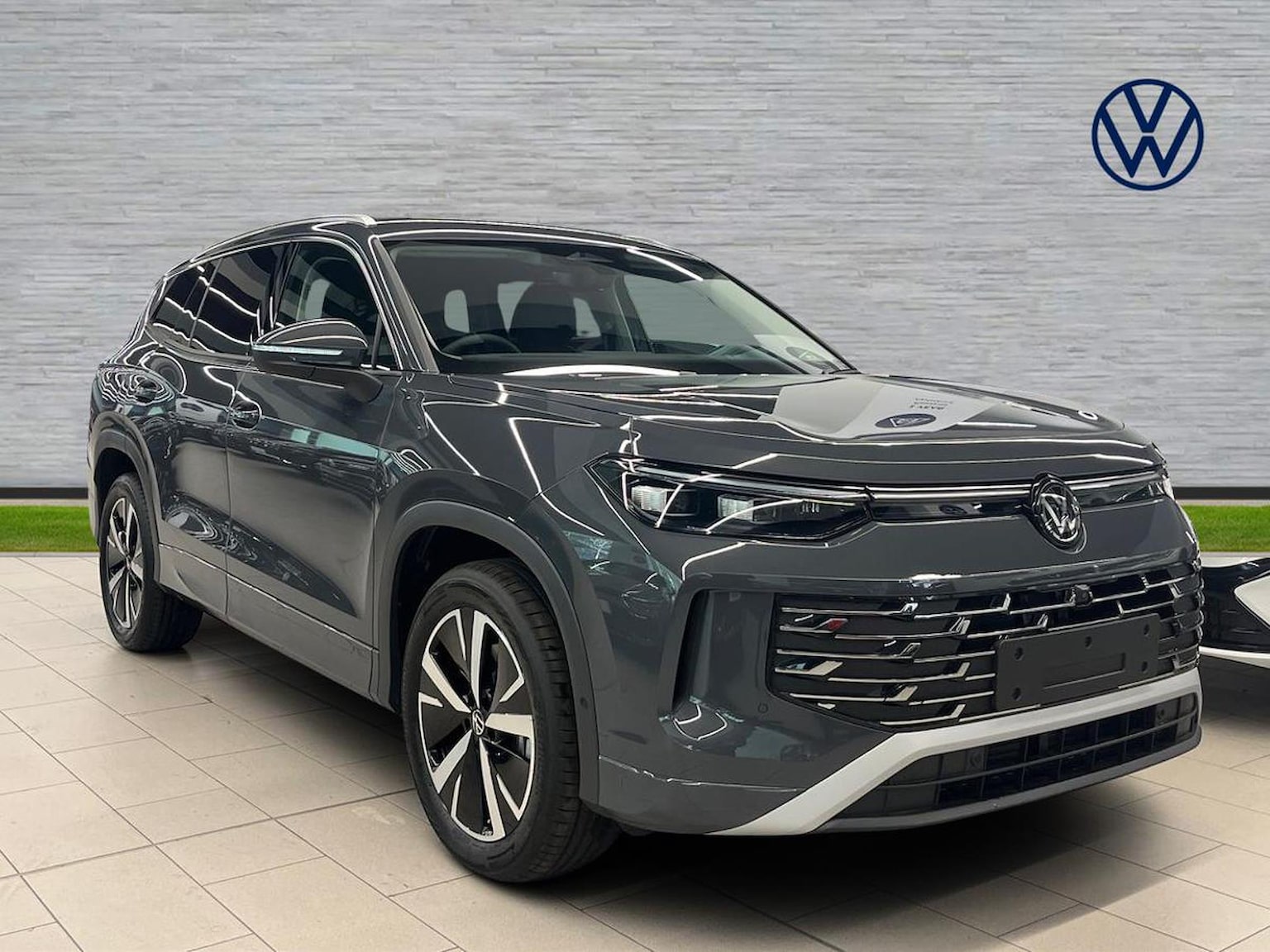 Main listing image - Volkswagen Tayron