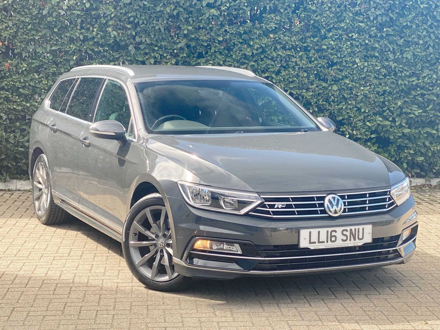 Main listing image - Volkswagen Passat Estate