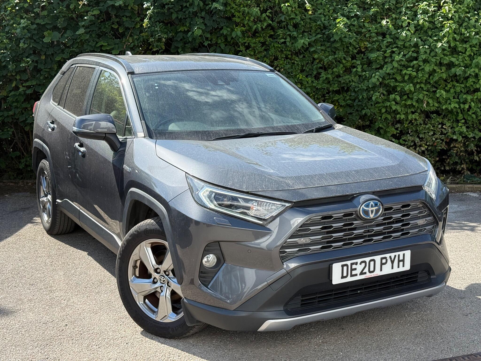 Main listing image - Toyota RAV4