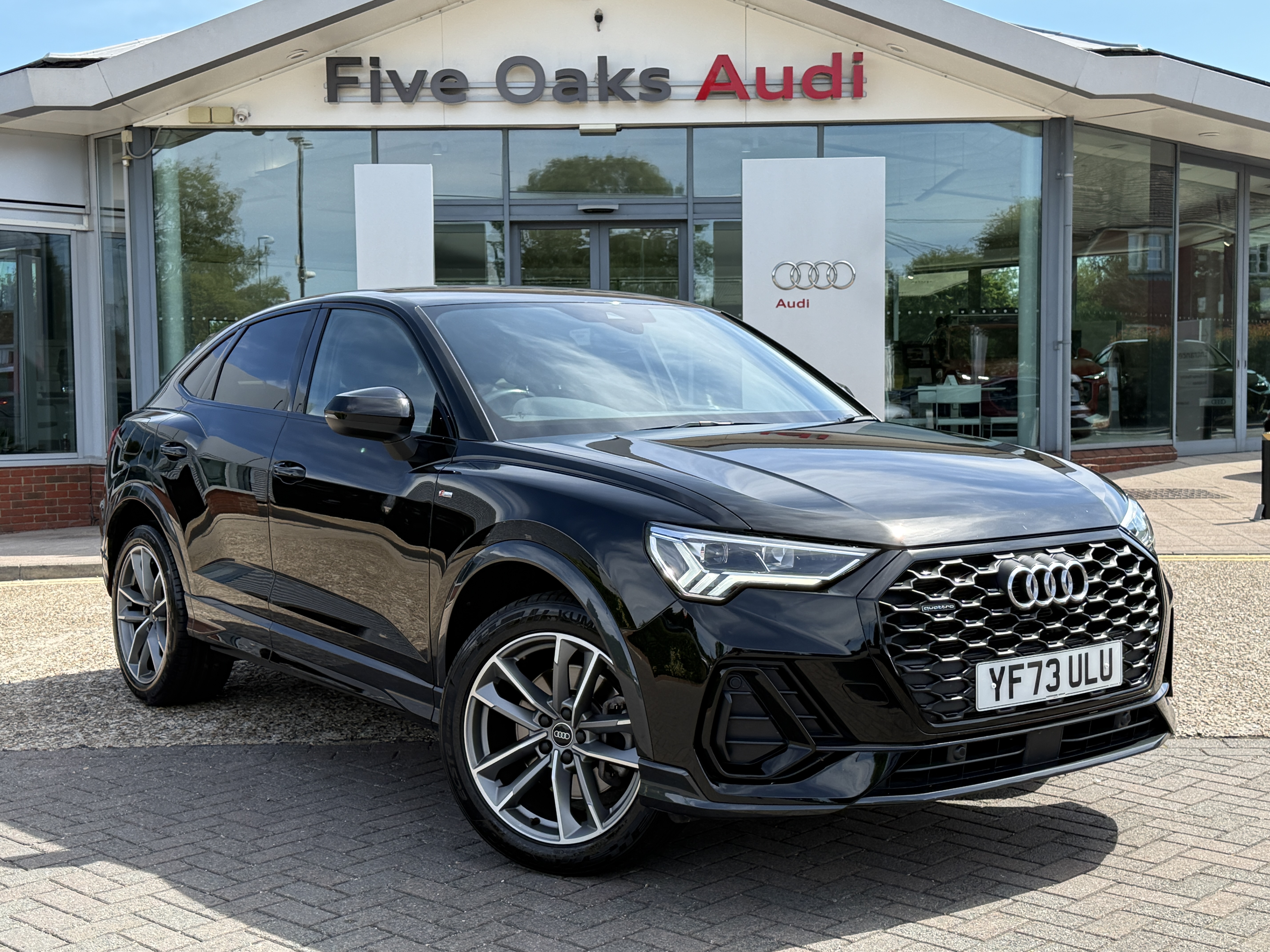 Main listing image - Audi Q3