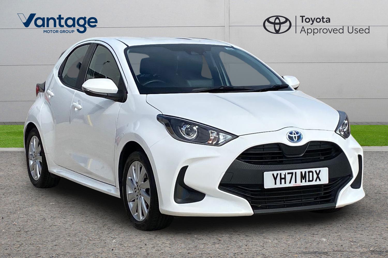 Main listing image - Toyota Yaris