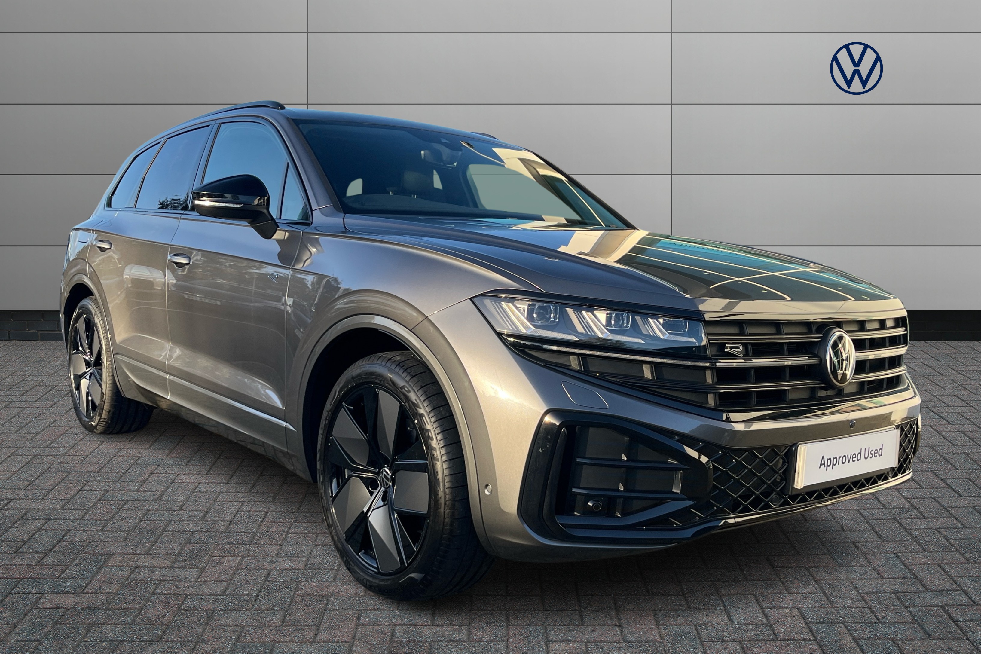 Main listing image - Volkswagen Touareg