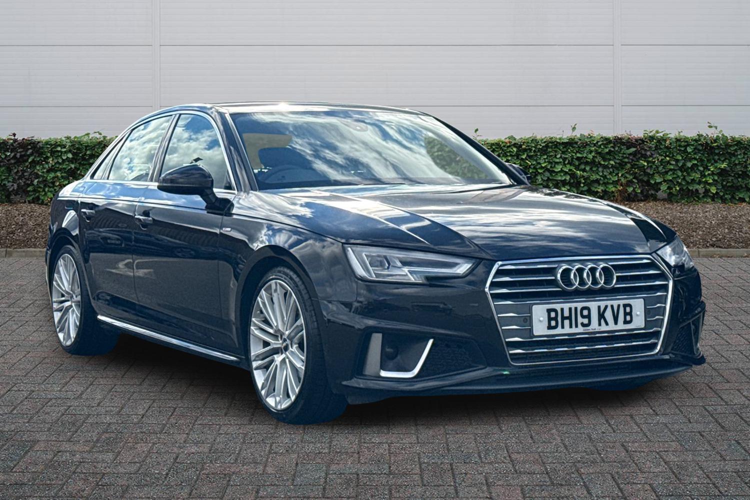 Main listing image - Audi A4