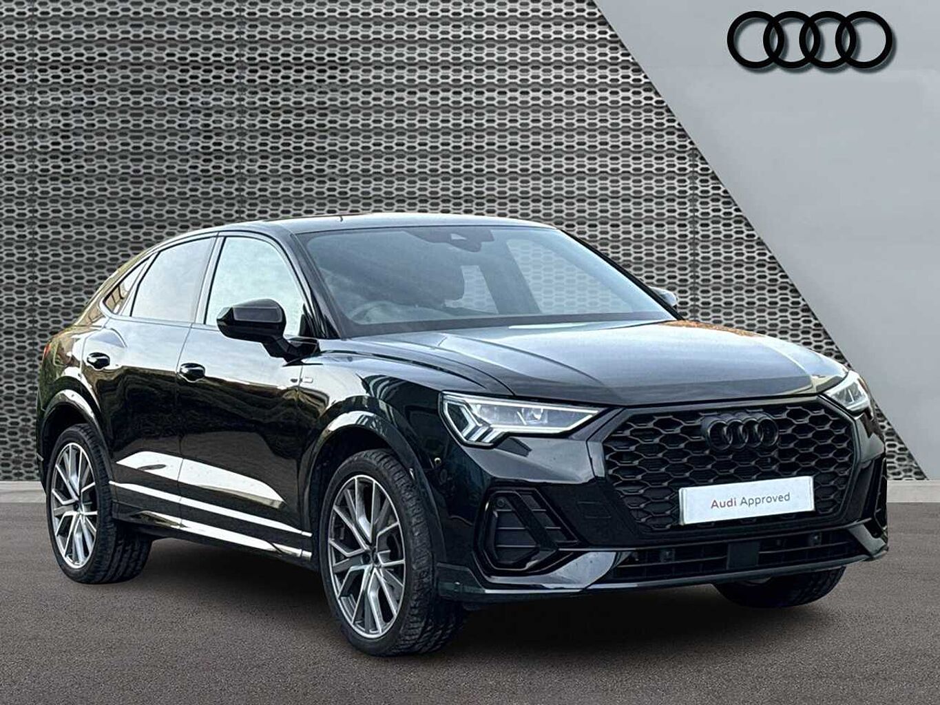 Main listing image - Audi Q3