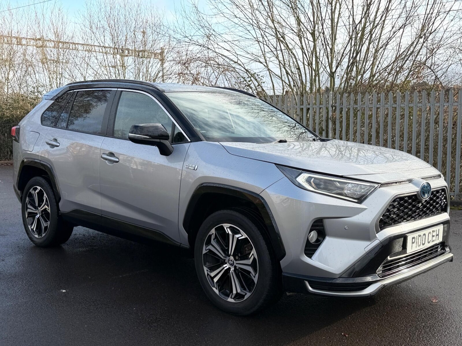 Main listing image - Toyota RAV4