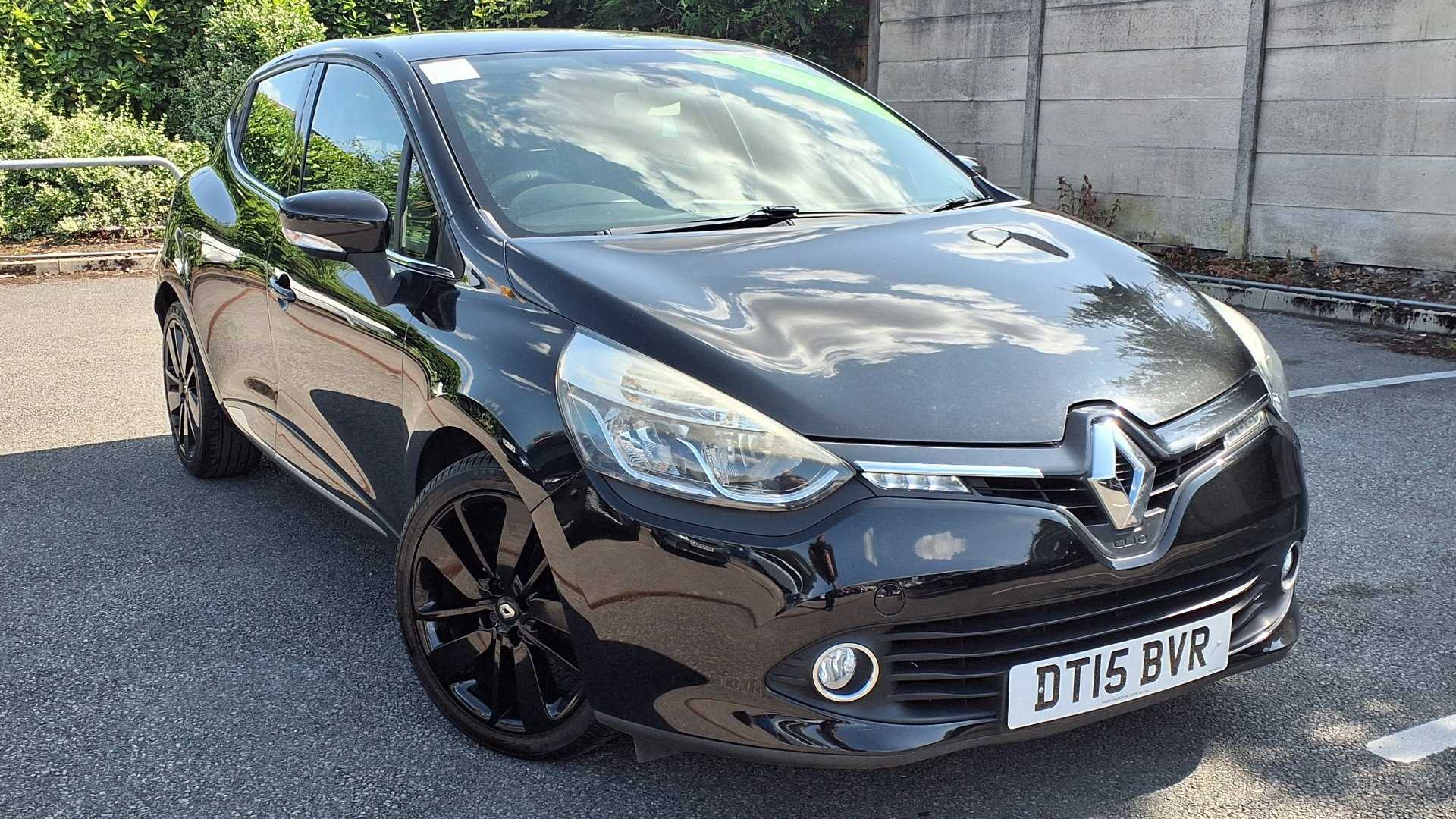 Main listing image - Renault Clio