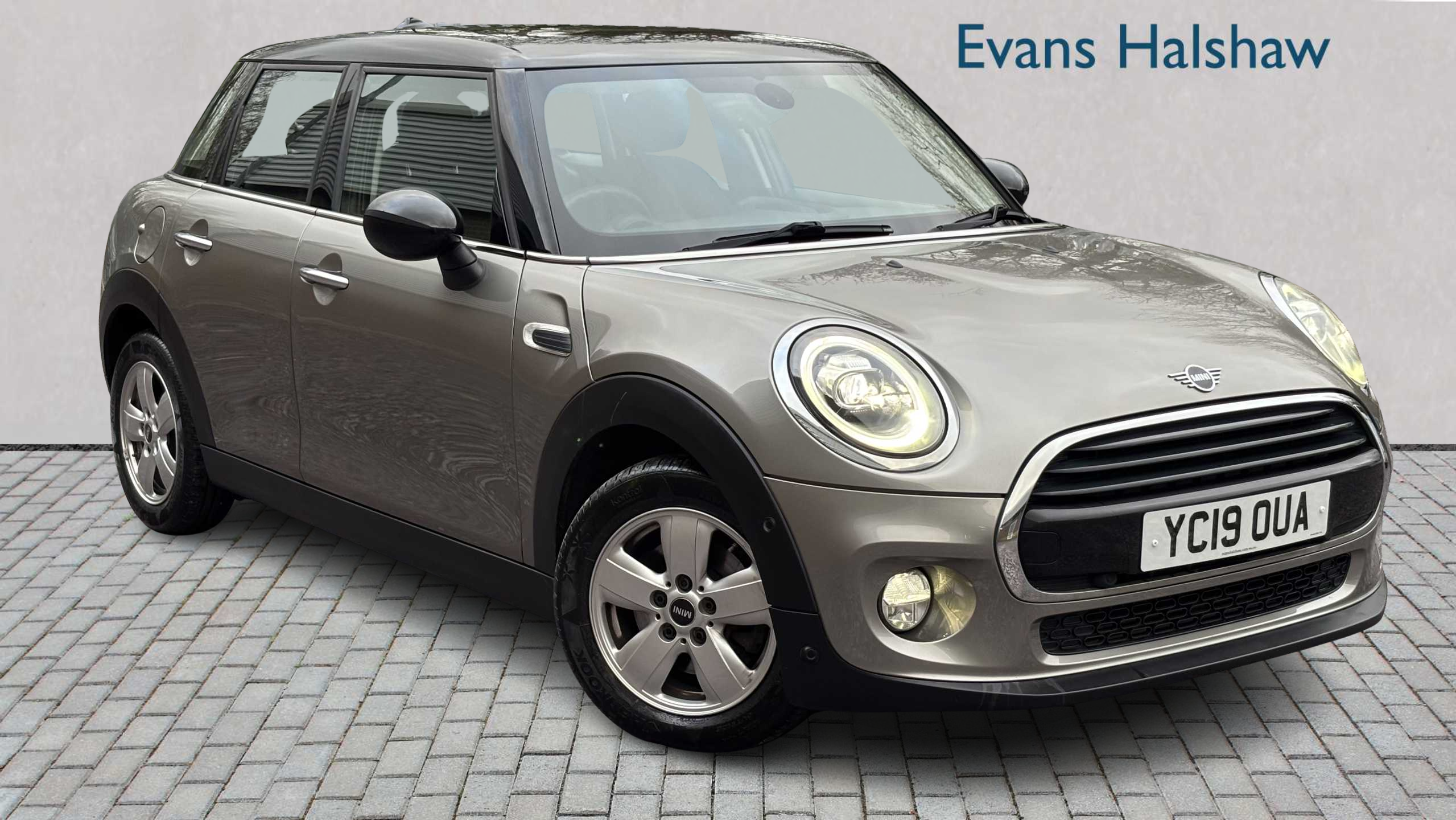 Main listing image - MINI Hatchback 5dr