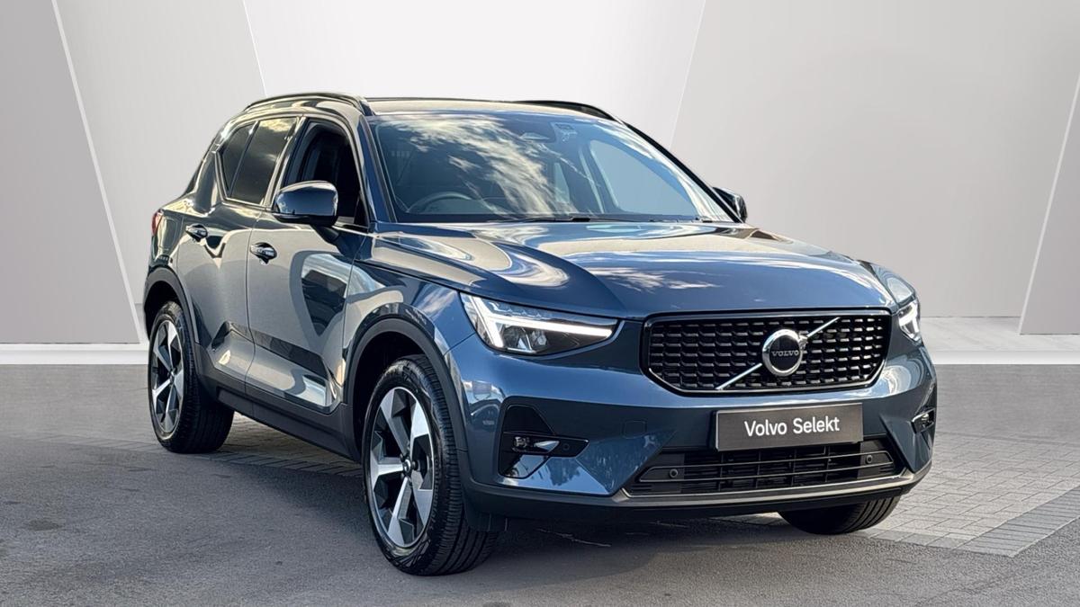 Main listing image - Volvo XC40