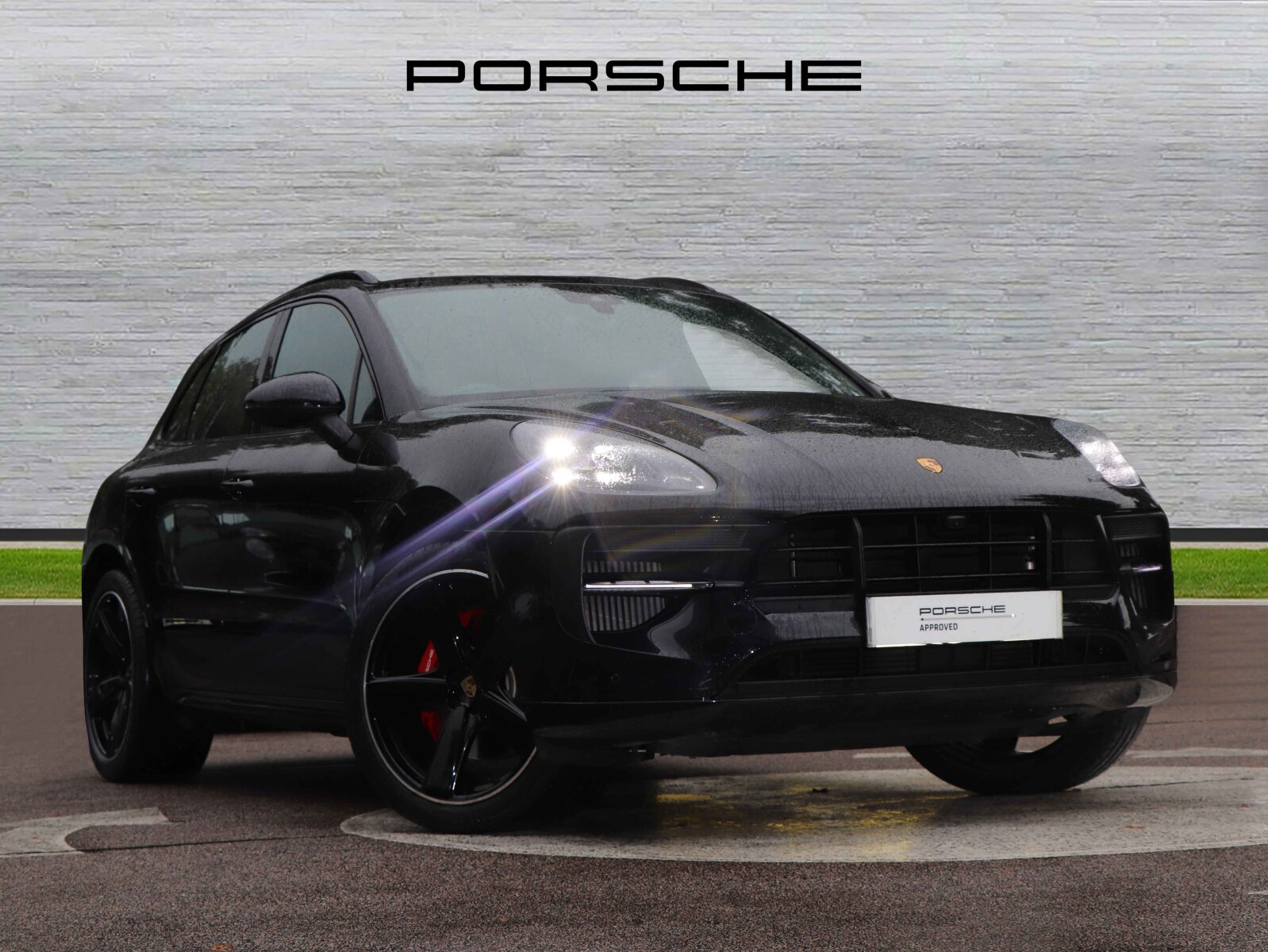 Main listing image - Porsche Macan