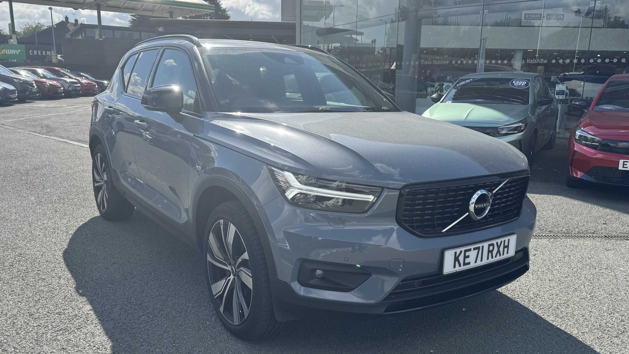 Main listing image - Volvo XC40 Recharge