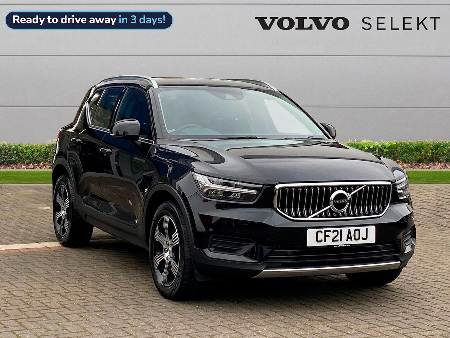 Main listing image - Volvo XC40