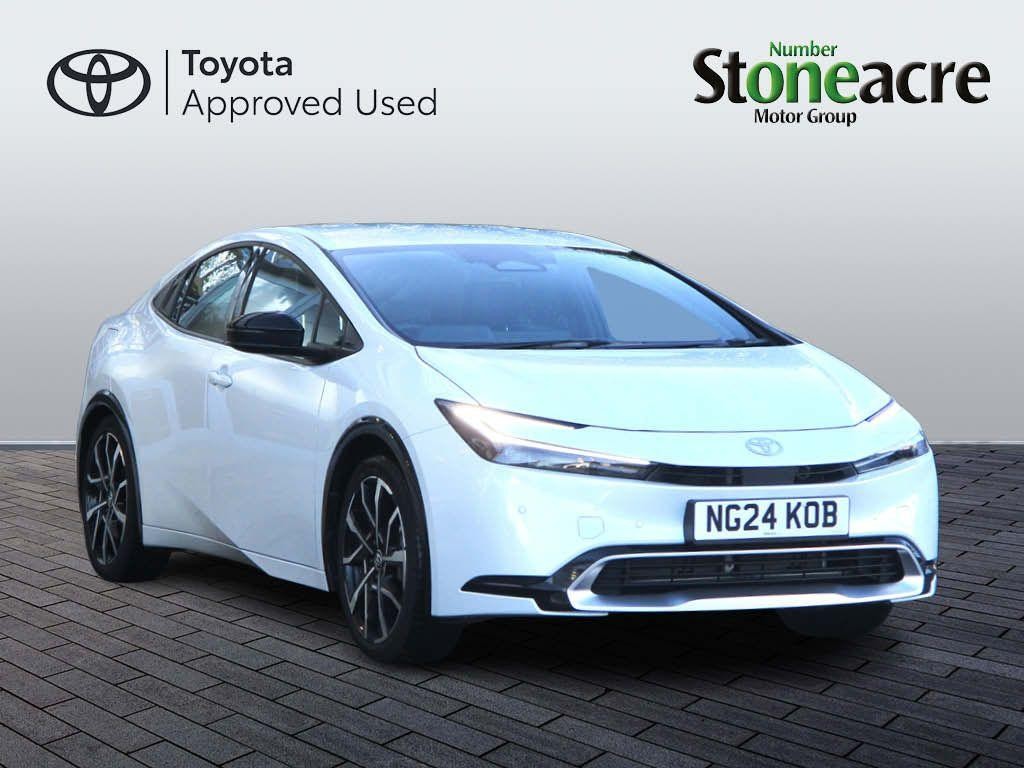 Main listing image - Toyota Prius Plug-In