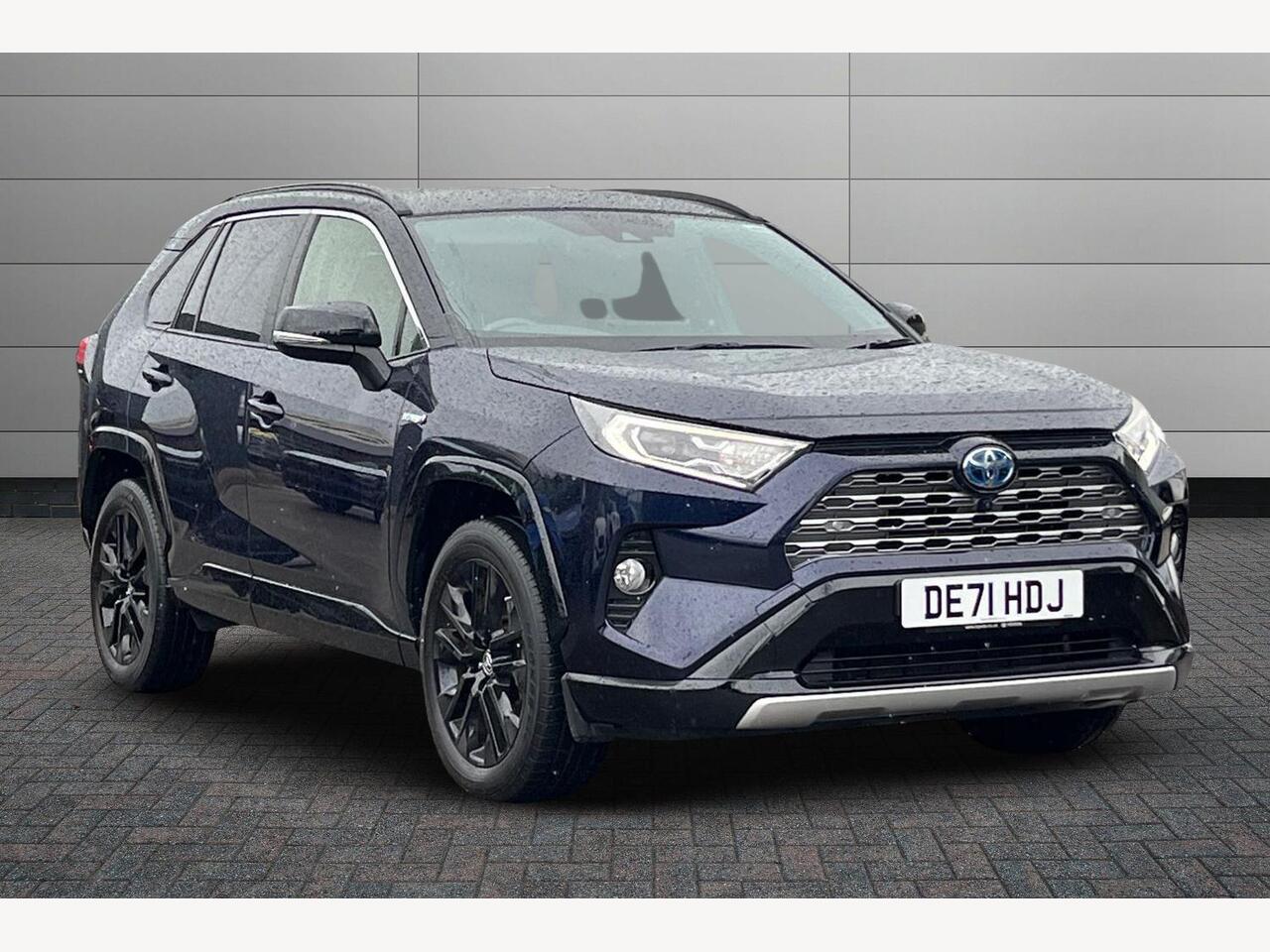 Main listing image - Toyota RAV4