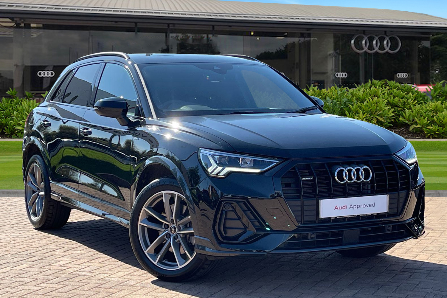 Main listing image - Audi Q3