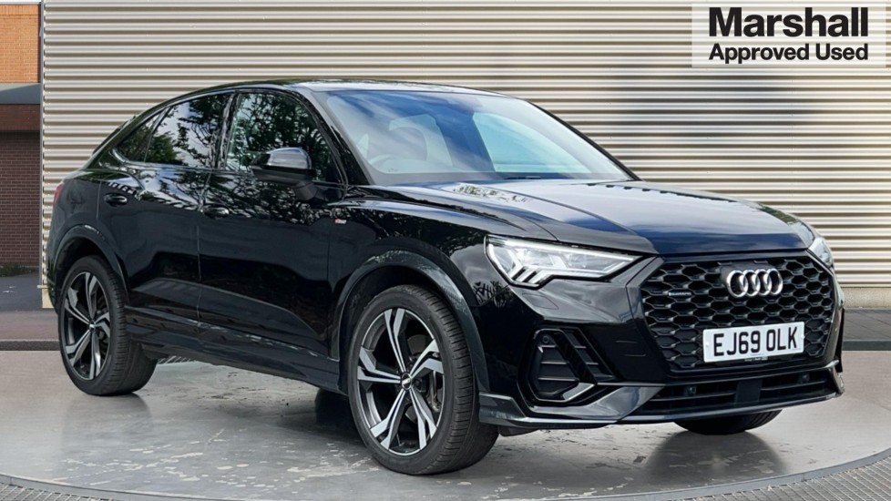 Main listing image - Audi Q3