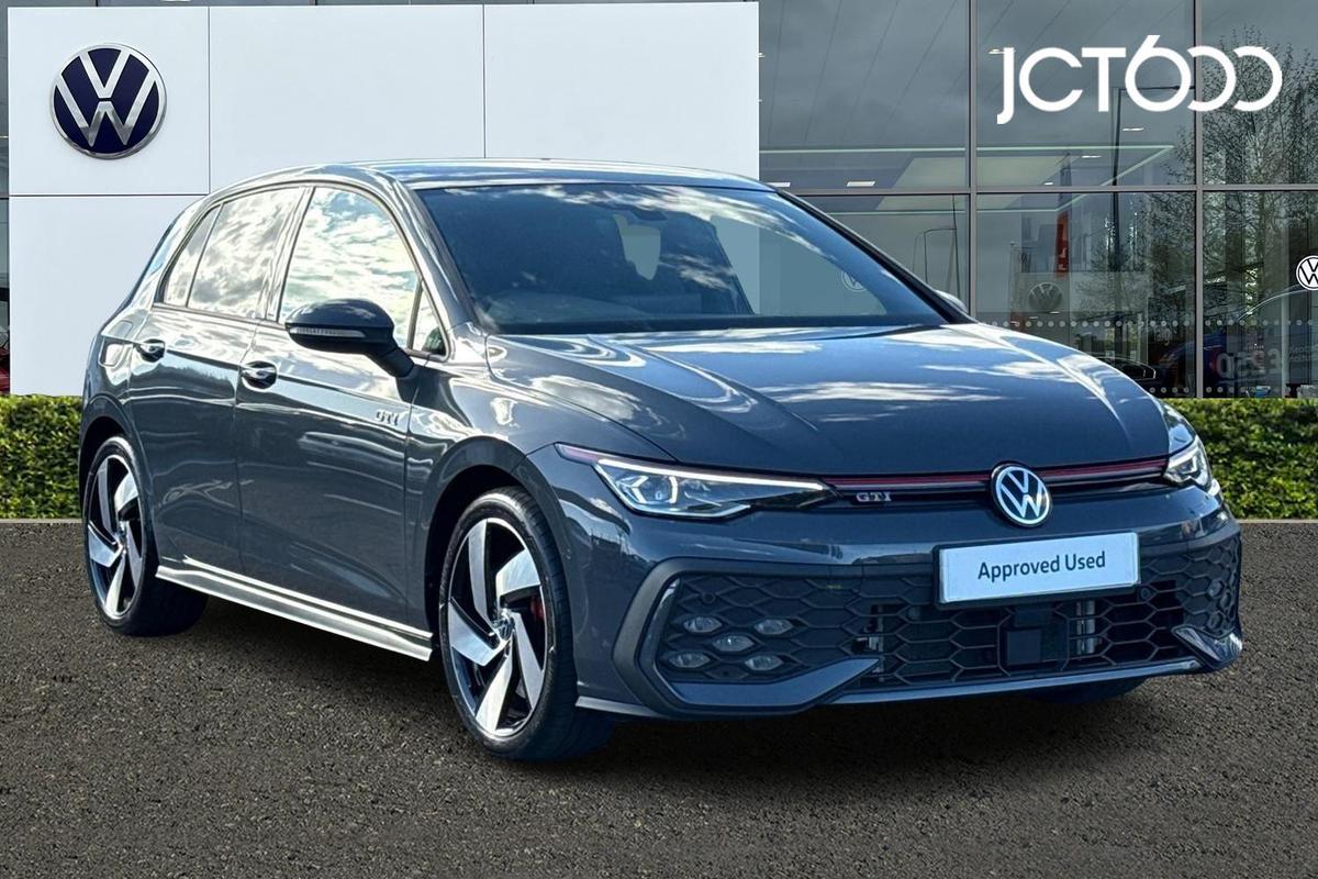 Main listing image - Volkswagen Golf