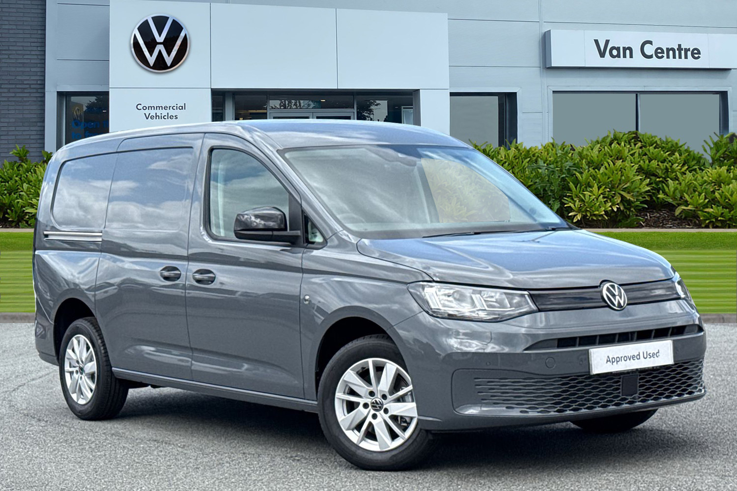 Main listing image - Volkswagen Caddy Maxi