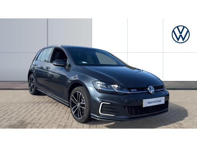 Main listing image - Volkswagen Golf GTE