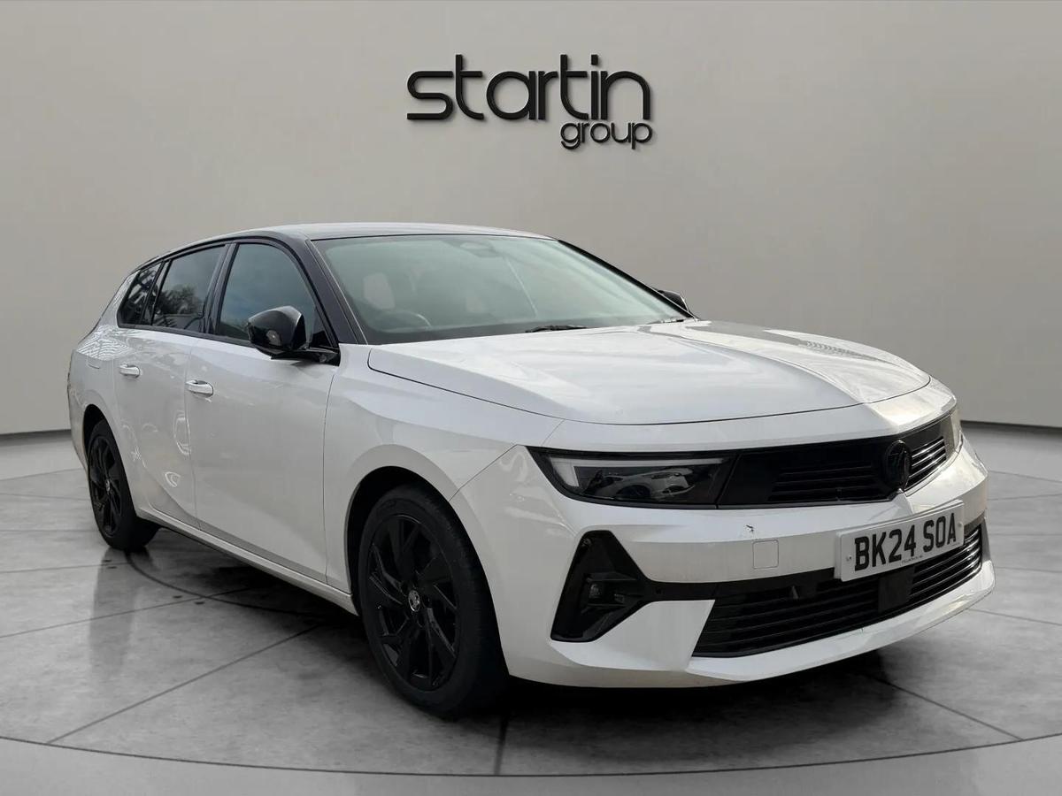 Main listing image - Vauxhall Astra Sports Tourer