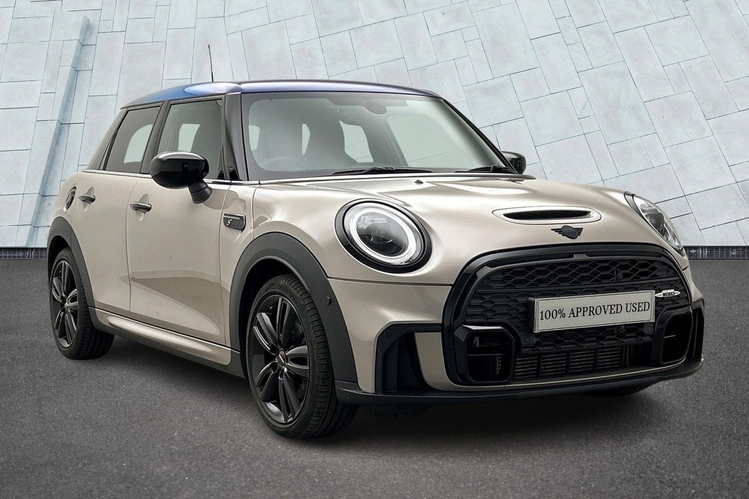 Main listing image - MINI Hatchback 5dr