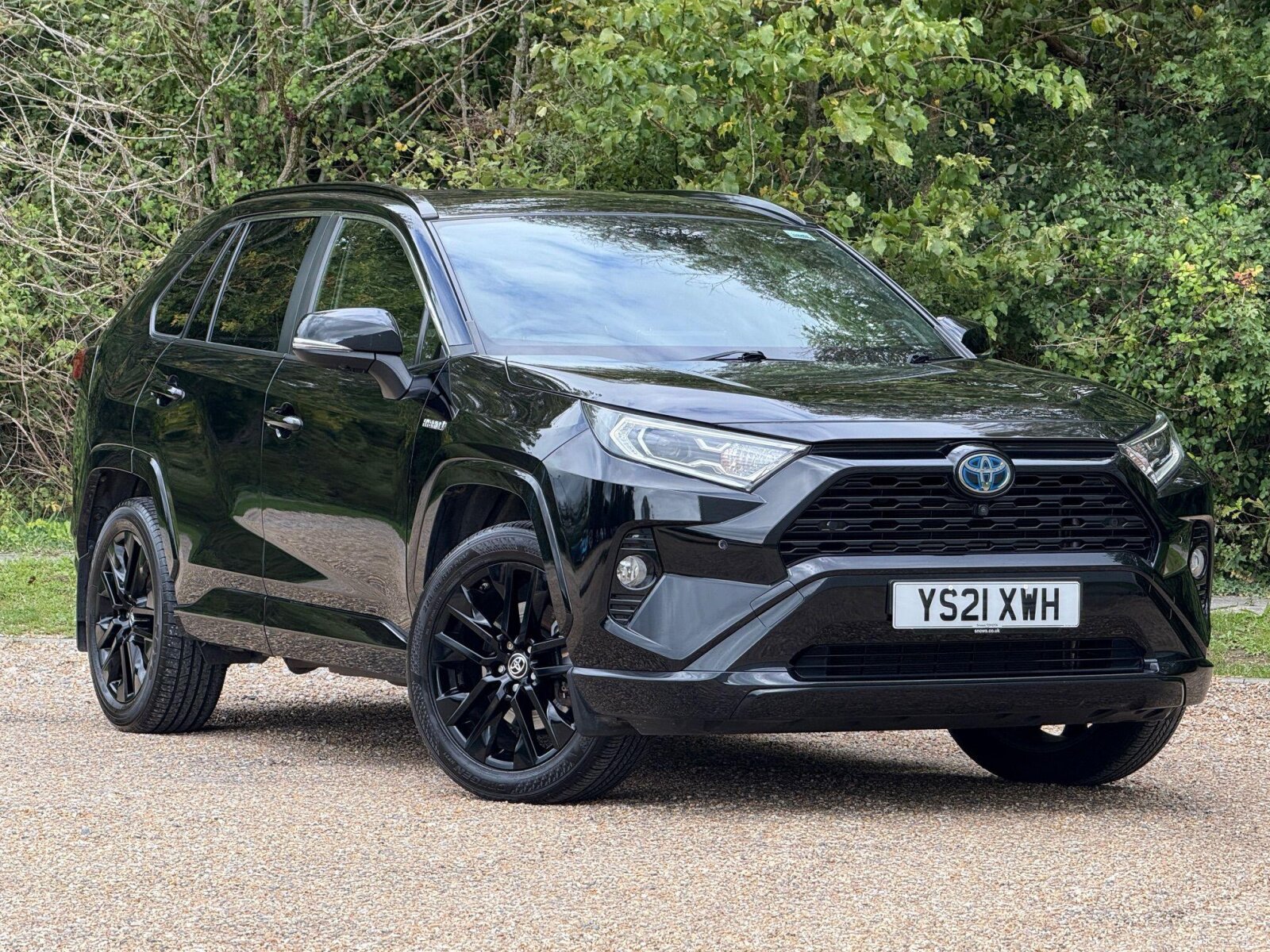 Main listing image - Toyota RAV4