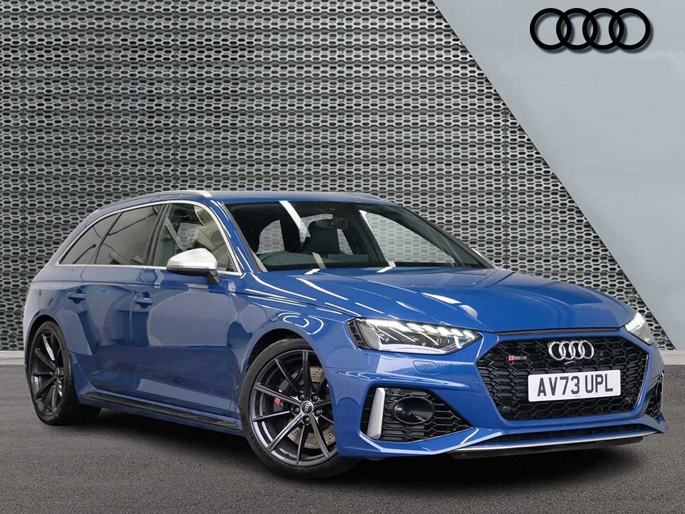Main listing image - Audi RS4