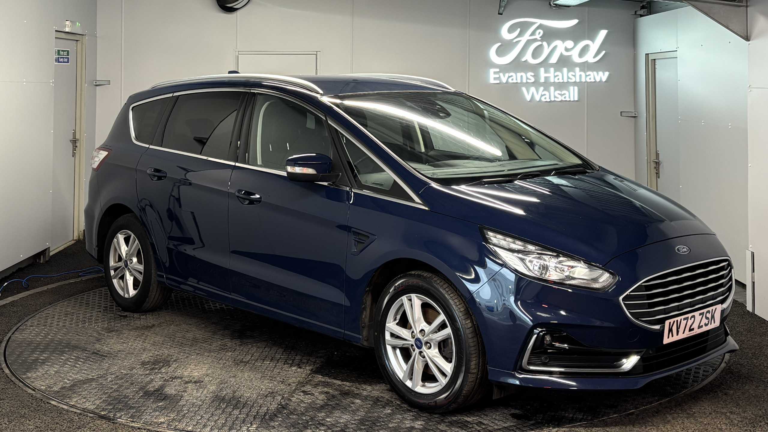 Main listing image - Ford S-MAX