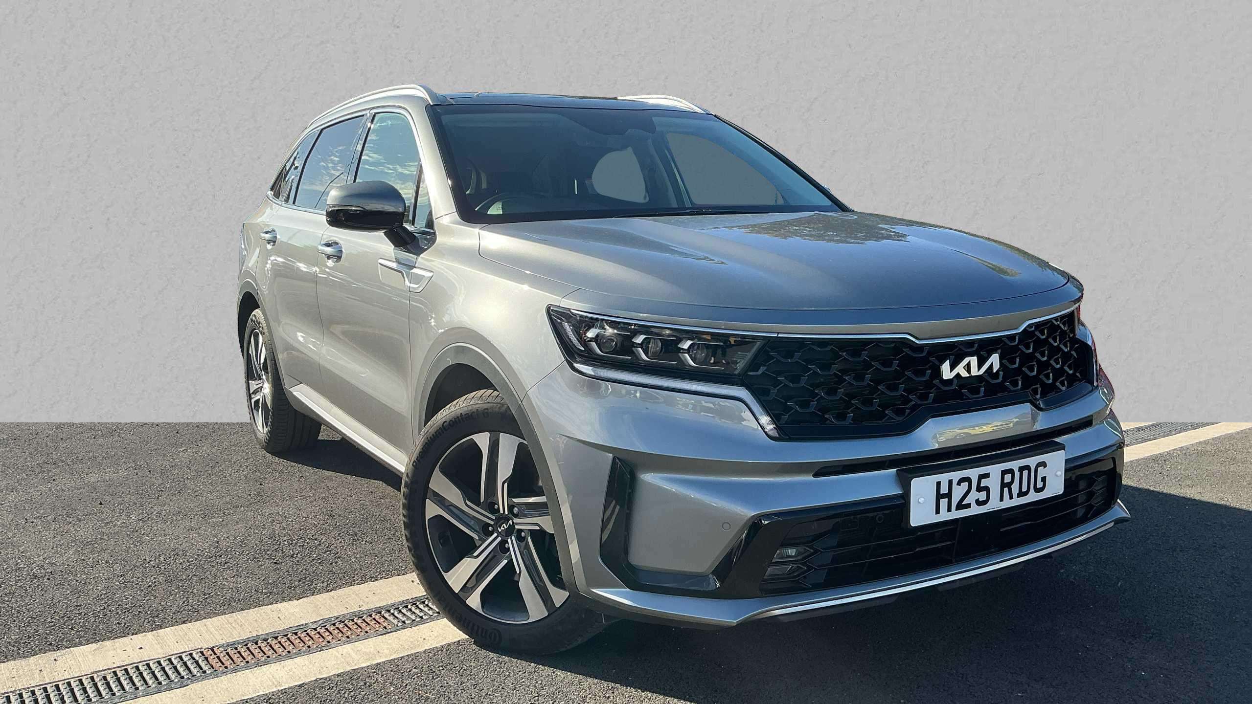 Main listing image - Kia Sorento
